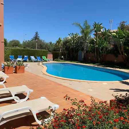 Apartment 2 Bedroom - Only 100 Metres From The Fabulous Meia *