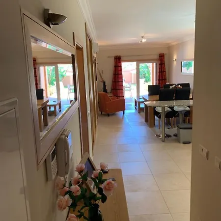 2 Bedroom - Only 100 Metres From The Fabulous Meia Meia Praia