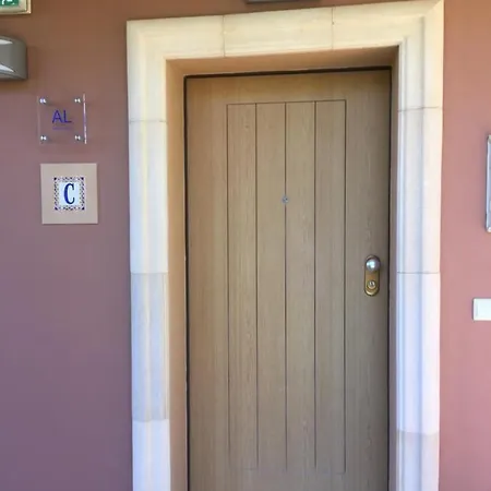 2 Bedroom - Only 100 Metres From The Fabulous Meia Apartment