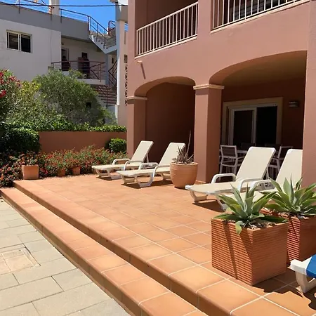 Apartment 2 Bedroom - Only 100 Metres From The Fabulous Meia
