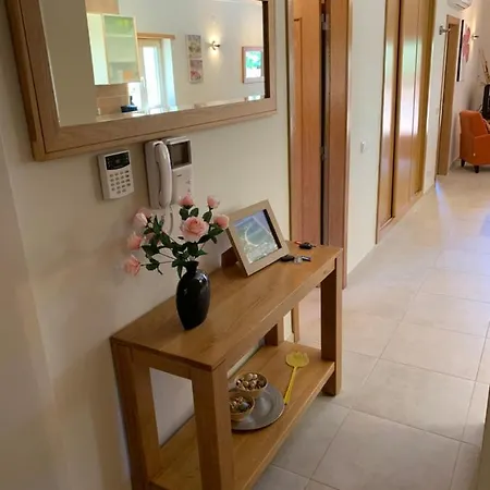 2 Bedroom - Only 100 Metres From The Fabulous Meia 아파트 *