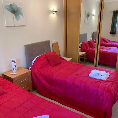 2 Bedroom - Only 100 Metres From The Fabulous Meia